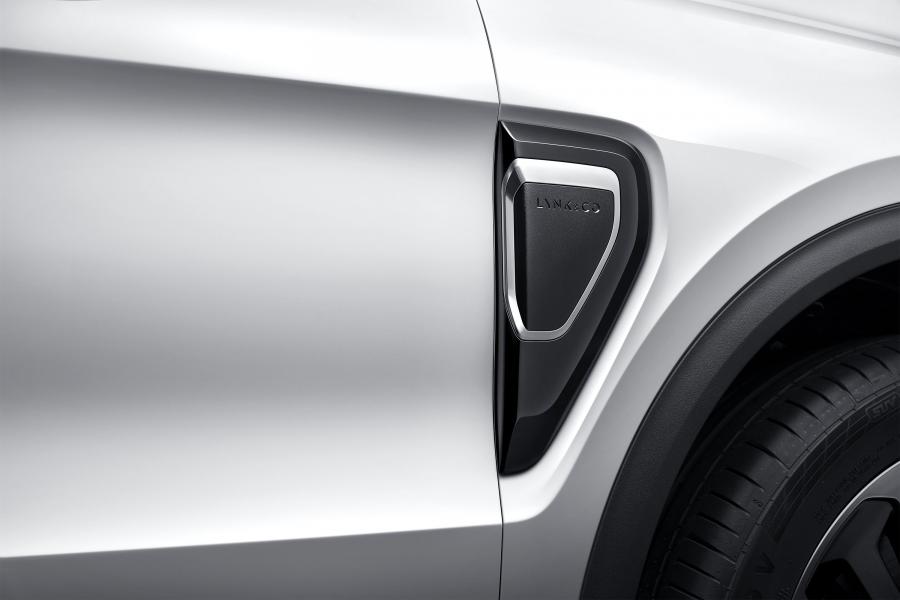 Детали экстерьера LYNK&Co 01 PHEV 2018 года  (фото 8 из 17)